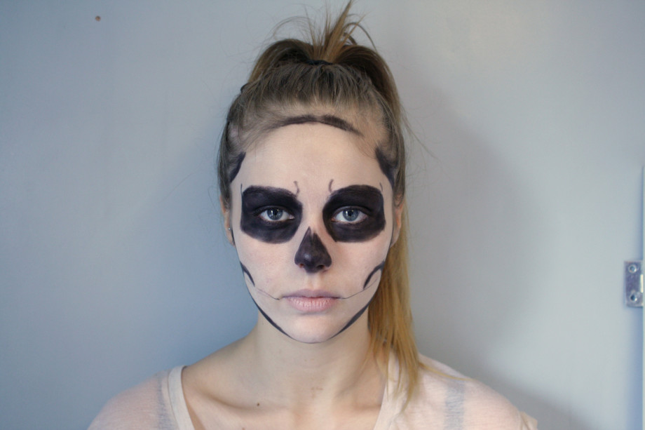 Easy skull makeup