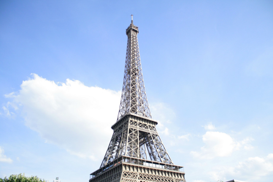 Eiffel Tower travel blog