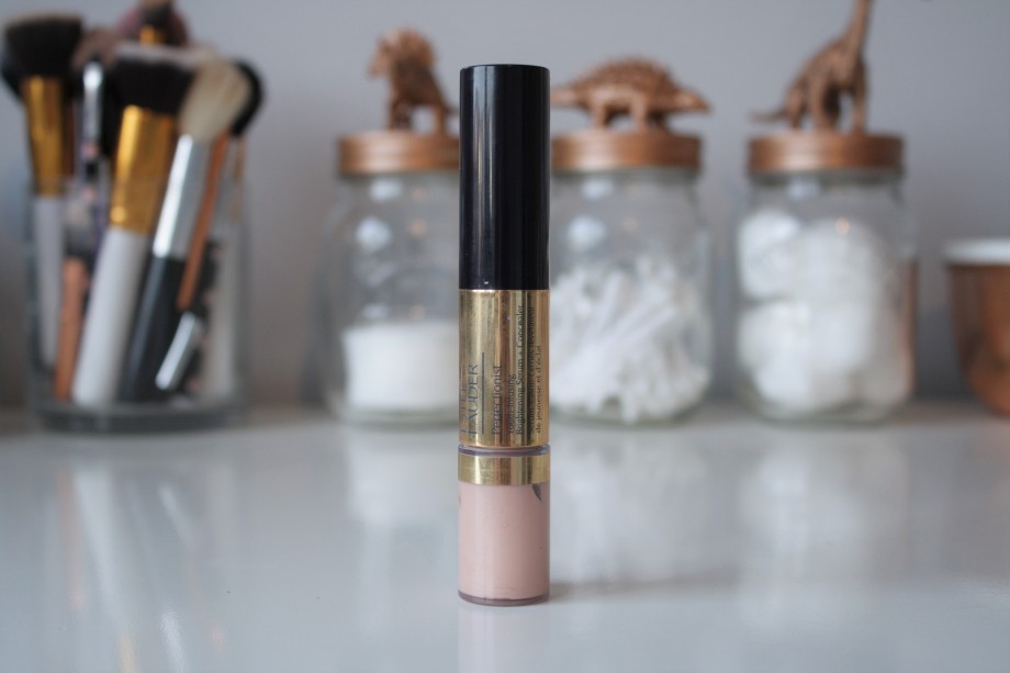 Estee Lauder due concealer highlighter